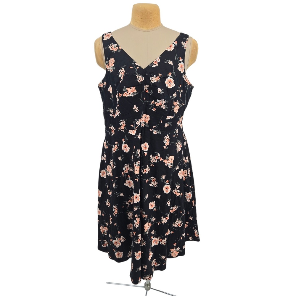 Torrid Dress‎ Women 16 Black Floral V-Neck Sleeveless Fit & Flare Retro Summer